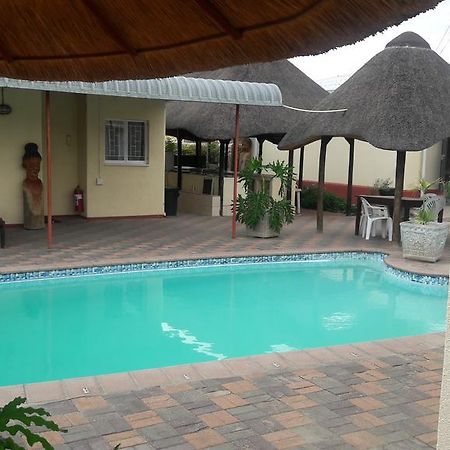 Guesthouse Villa Nina オカハンジャ エクステリア 写真