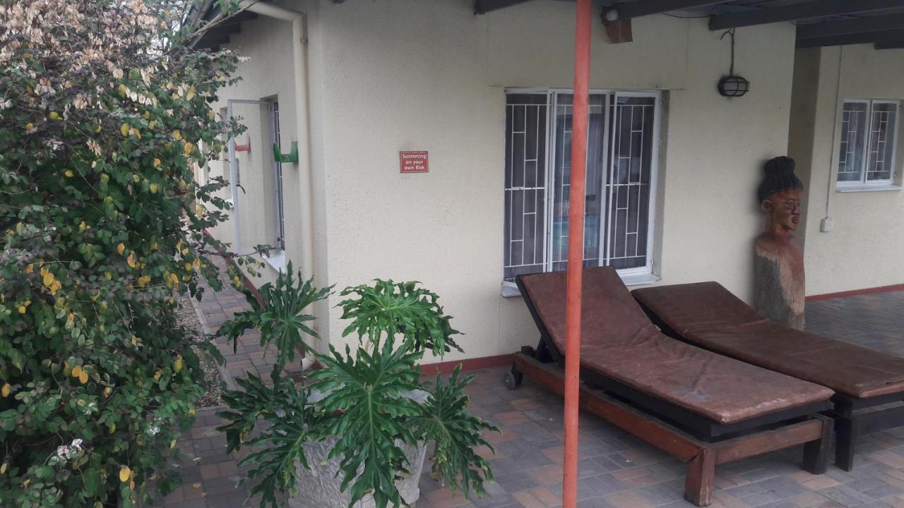 Guesthouse Villa Nina オカハンジャ エクステリア 写真